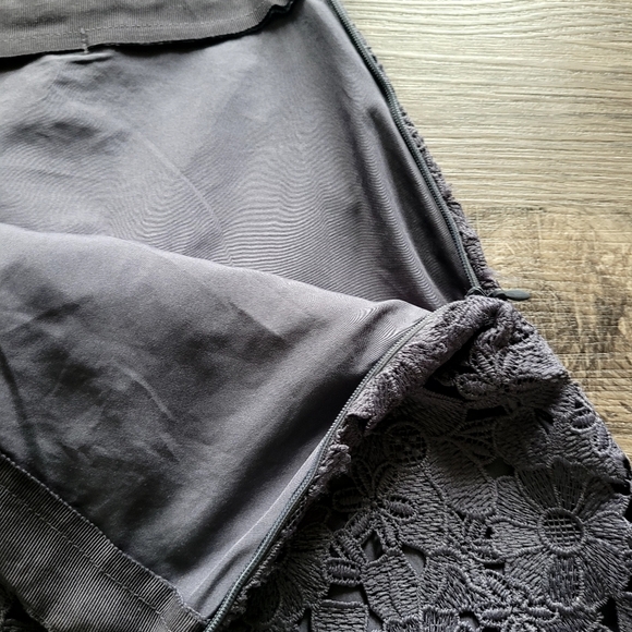 Ann Taylor LOFT Skirt - Picture 5 of 5
